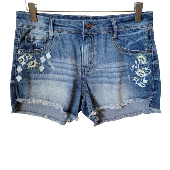 Harper Frayed Step Hem Embroidered Cutoff Denim Jean Shorts - Picture 1 of 16